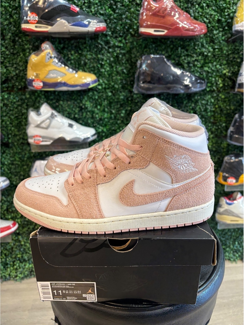 Air Jordan 1 Mid SE “Legend Pink”